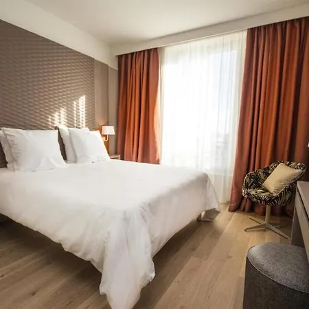 Oceania Le Metropole 4*